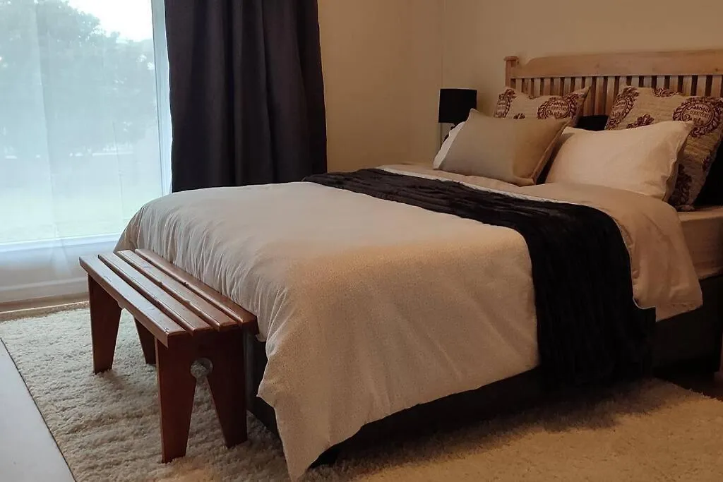 Flatlet Close To N1&N7 Offstreet Parking Cape Town